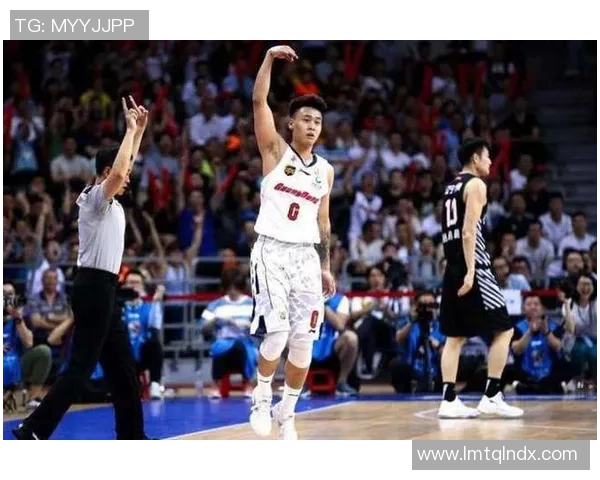 武汉篮球队的崛起之路:从默默无闻到杯赛争冠的成长历程 武汉篮球队的崛起之路:从默默无闻到杯赛争冠的成长历程